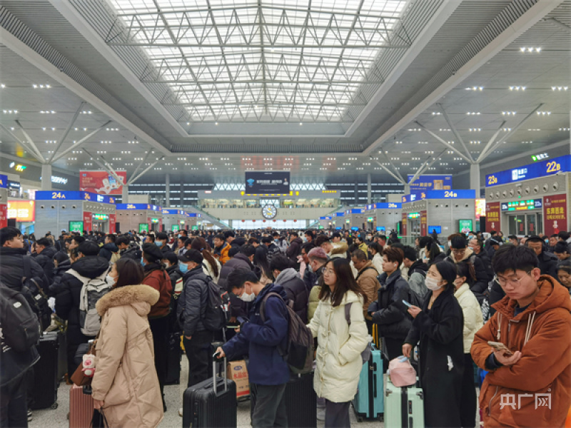 2024年春运收官！郑州站40天发送旅客11137万人次(图1)