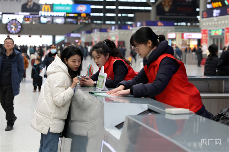 2024年春运收官！郑州站40天发送旅客11137万人次(图5)