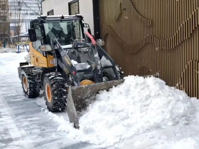 大雪中的守护银丰物业除雪“卷”起来！(图1)