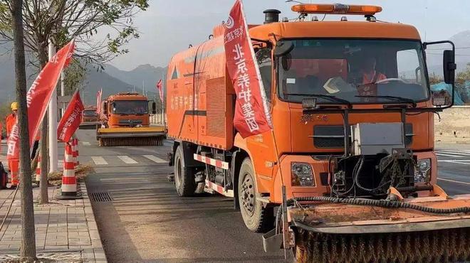 响应2024年冬季“少用、不用融雪剂”号召门头沟公路分局开展铲冰除雪演练(图2)