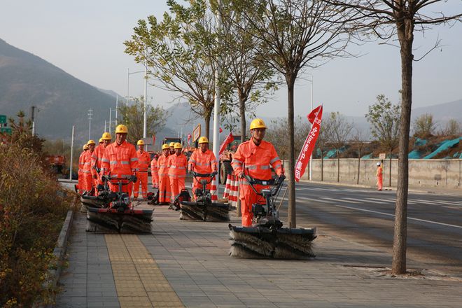 响应2024年冬季“少用、不用融雪剂”号召门头沟公路分局开展铲冰除雪演练(图3)