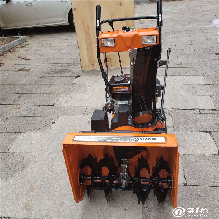 扫雪机小型除雪机滚刷扫雪车手推式物业燃油抛清雪车手推铲雪(图1)