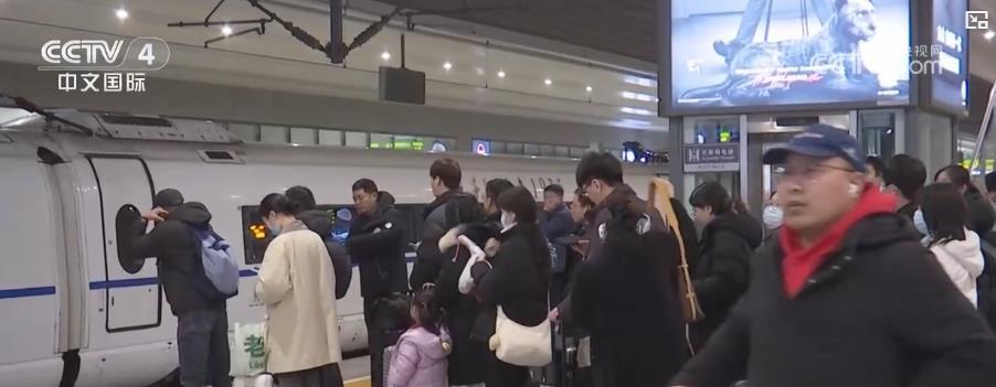 各地各部门多措并举保障旅客畅通春运回家路(图3)