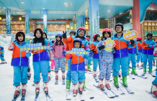 小雪催热“冰雪消费”浙江“冷资源”火热升温(图1)